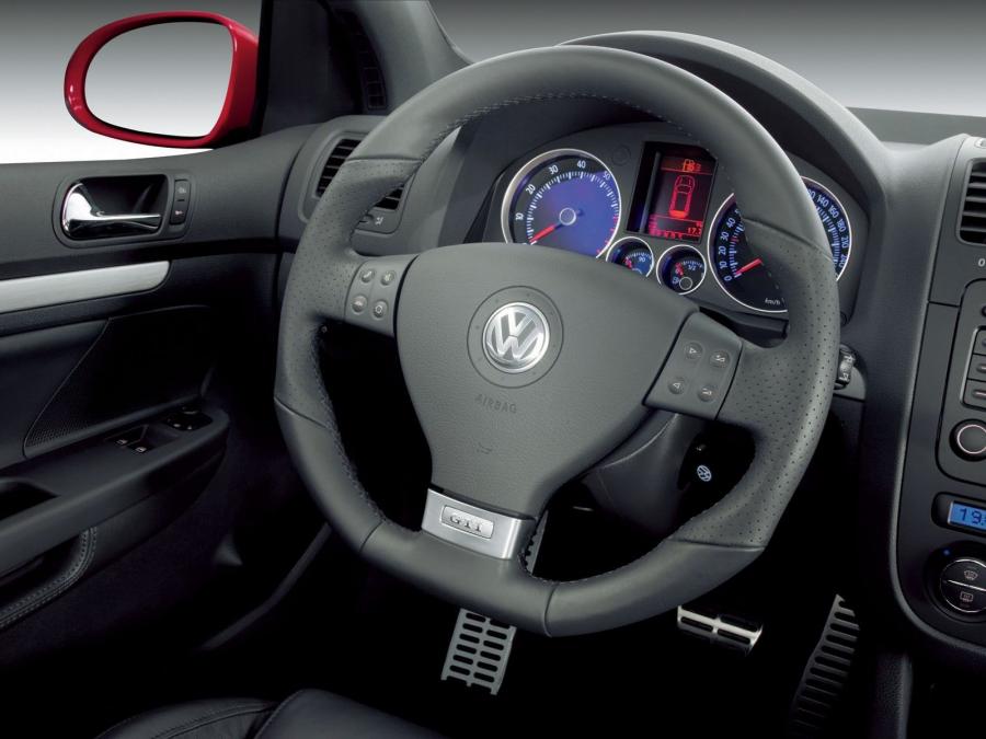  Volkswagen Golf GTi 2005 года  (фото 83 из 135)